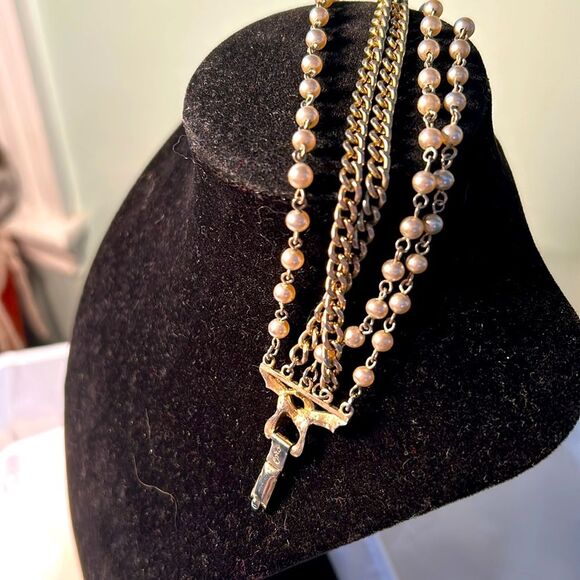 VIntage 5 strand faux pearl signed CORO bracelet - Picture 1 of 7